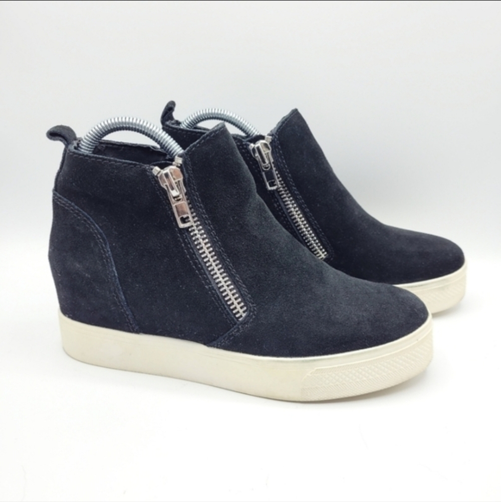 Steve Madden Black Sneakers